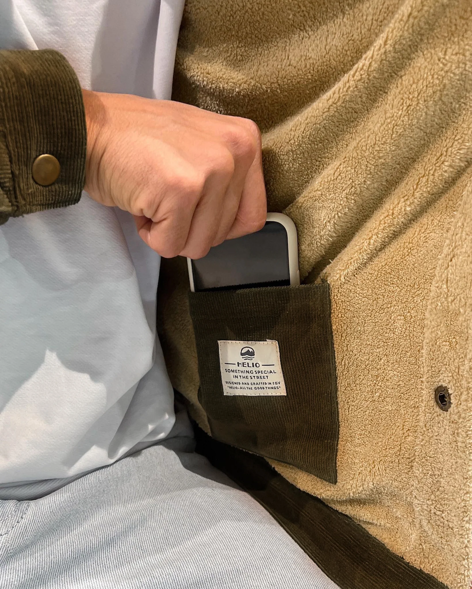 FLEECE-LINED CORDUROY JACKET OLIVE - Image 4