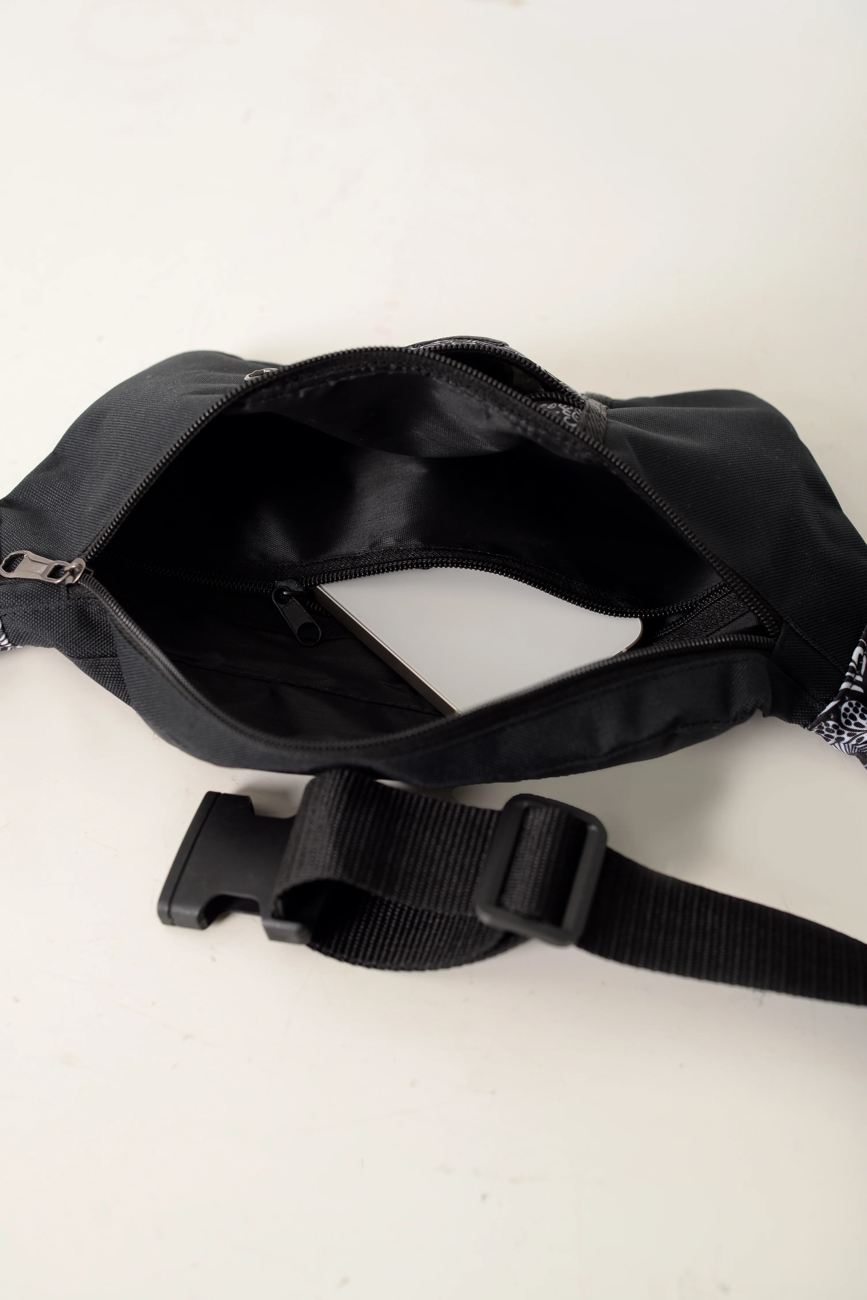 NETERO FANNY PACK BLACK - Image 5